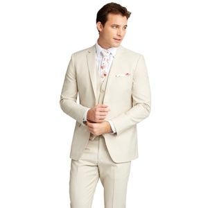 BRAND NEW/NEVER WORN!!! Men’s Tan Suit